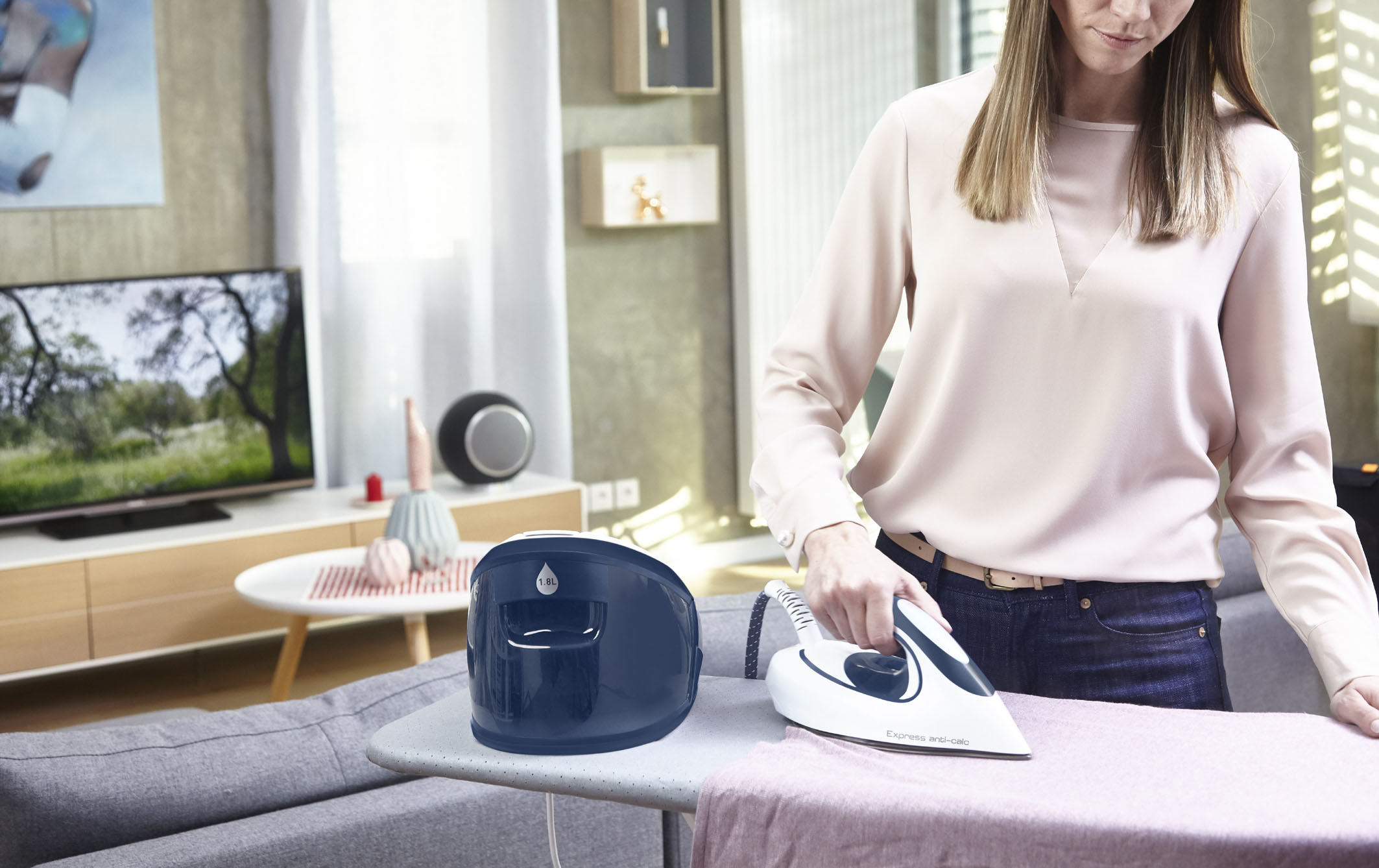 Schnelles, einfaches Bügeln: Die neue Dampfbügelstation Express Anti-Calc von Tefal (Bildquelle: Gro Schnelles, einfaches Bügeln: Die neue Dampfbügelstation Express Anti-Calc von Tefal (Bildquelle: Gro
