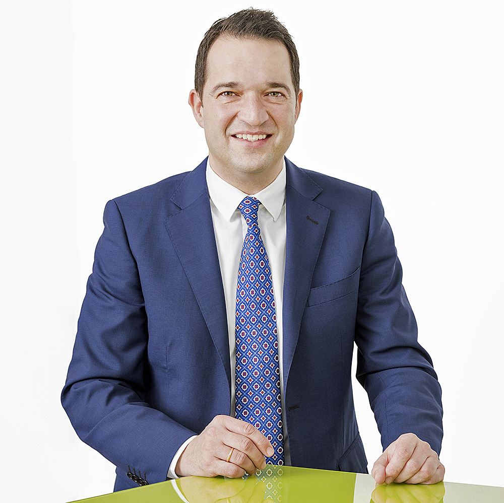 Thomas Dittmeier ist Geschäftsführer der Dittmeier Versicherungsmakler GmbH für Omnibusunternehmen Thomas Dittmeier ist Geschäftsführer der Dittmeier Versicherungsmakler GmbH für Omnibusunternehmen