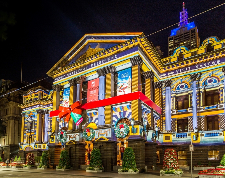 Weihnachtliche Projektionen am Rathaus von Melbourne, Victoria