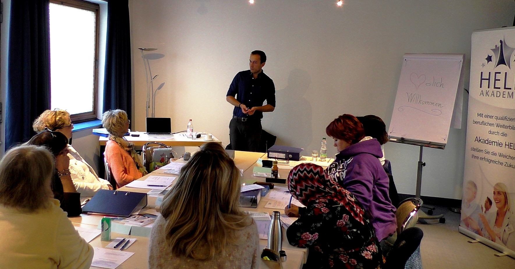 Help Akademie Ausbildung: hier Dozent Zuber