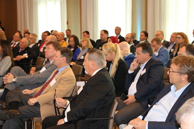 Hochkarätige Fachbesucher informierten sich auf dem Global Clinical + Care Coordination Forum Hochkarätige Fachbesucher informierten sich auf dem Global Clinical + Care Coordination Forum