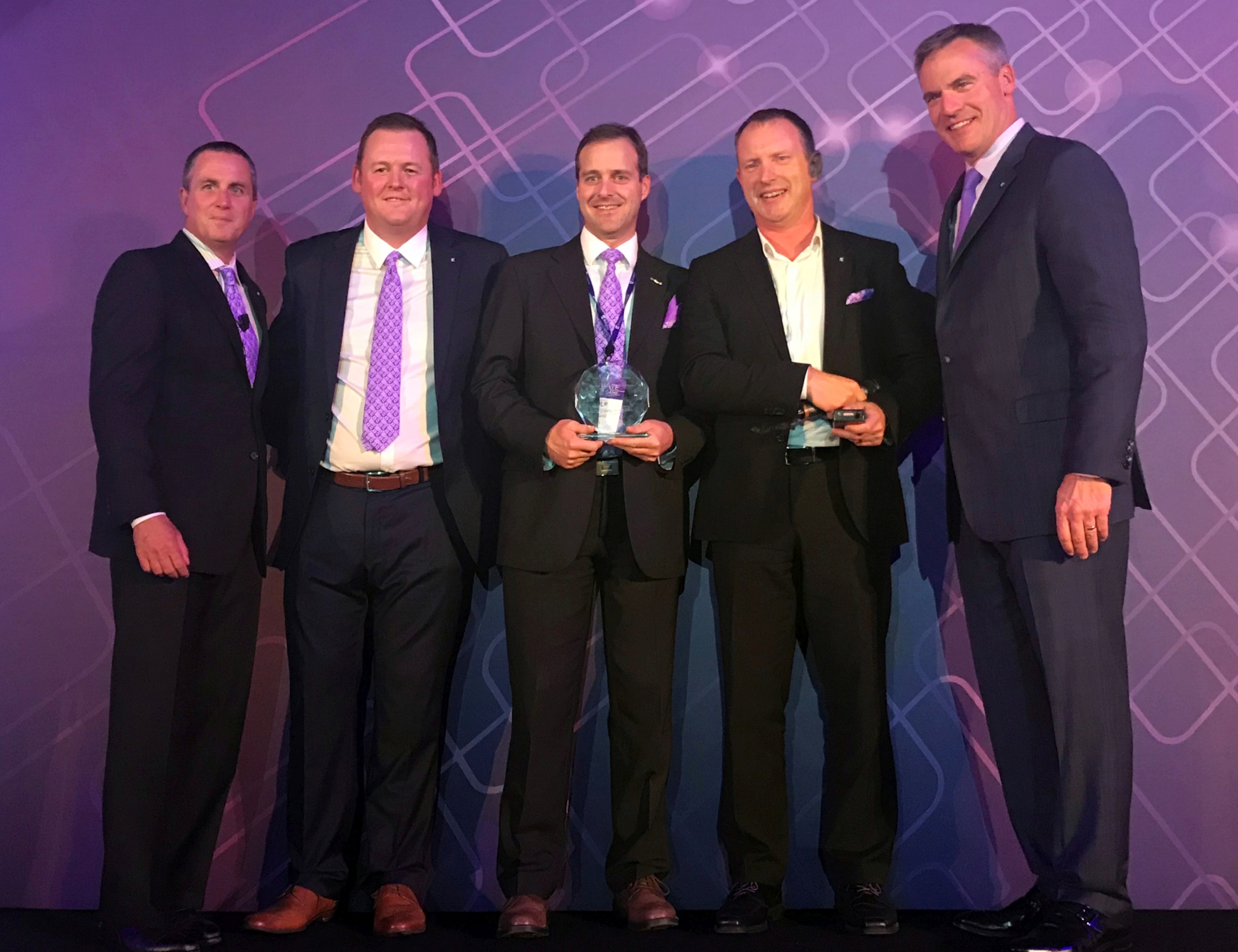 Controlware wurde von Extreme Networks als EMEA Marketing Partner 2018 ausgezeichnet. Controlware wurde von Extreme Networks als EMEA Marketing Partner 2018 ausgezeichnet.