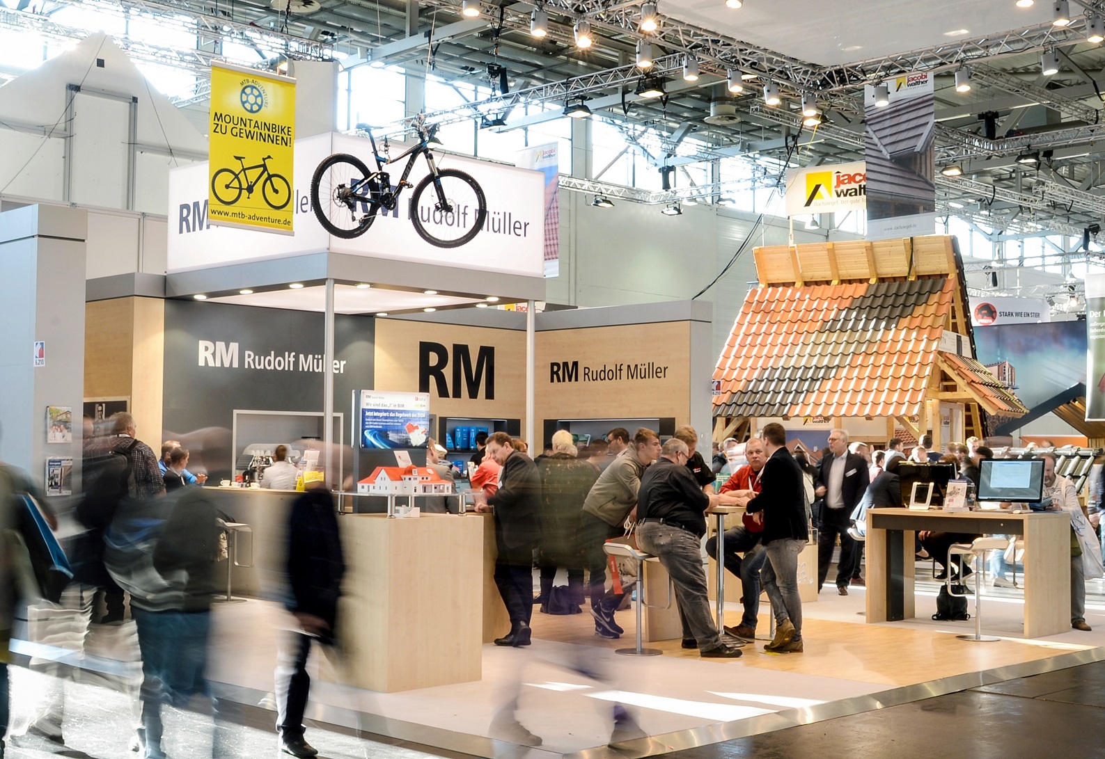 Rudolf Müller Mediengruppe präsentiert auf der BAU 2019 in München ihren neuen Markenaftritt (Bildqu