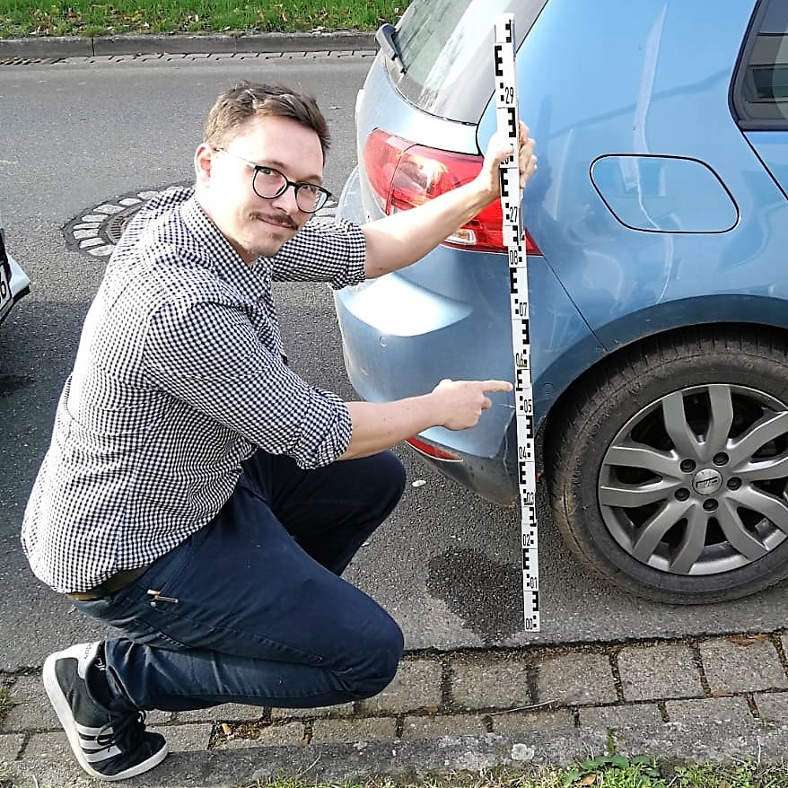 AndréBerner bei einer Unfallrekonstruktion AndréBerner bei einer Unfallrekonstruktion