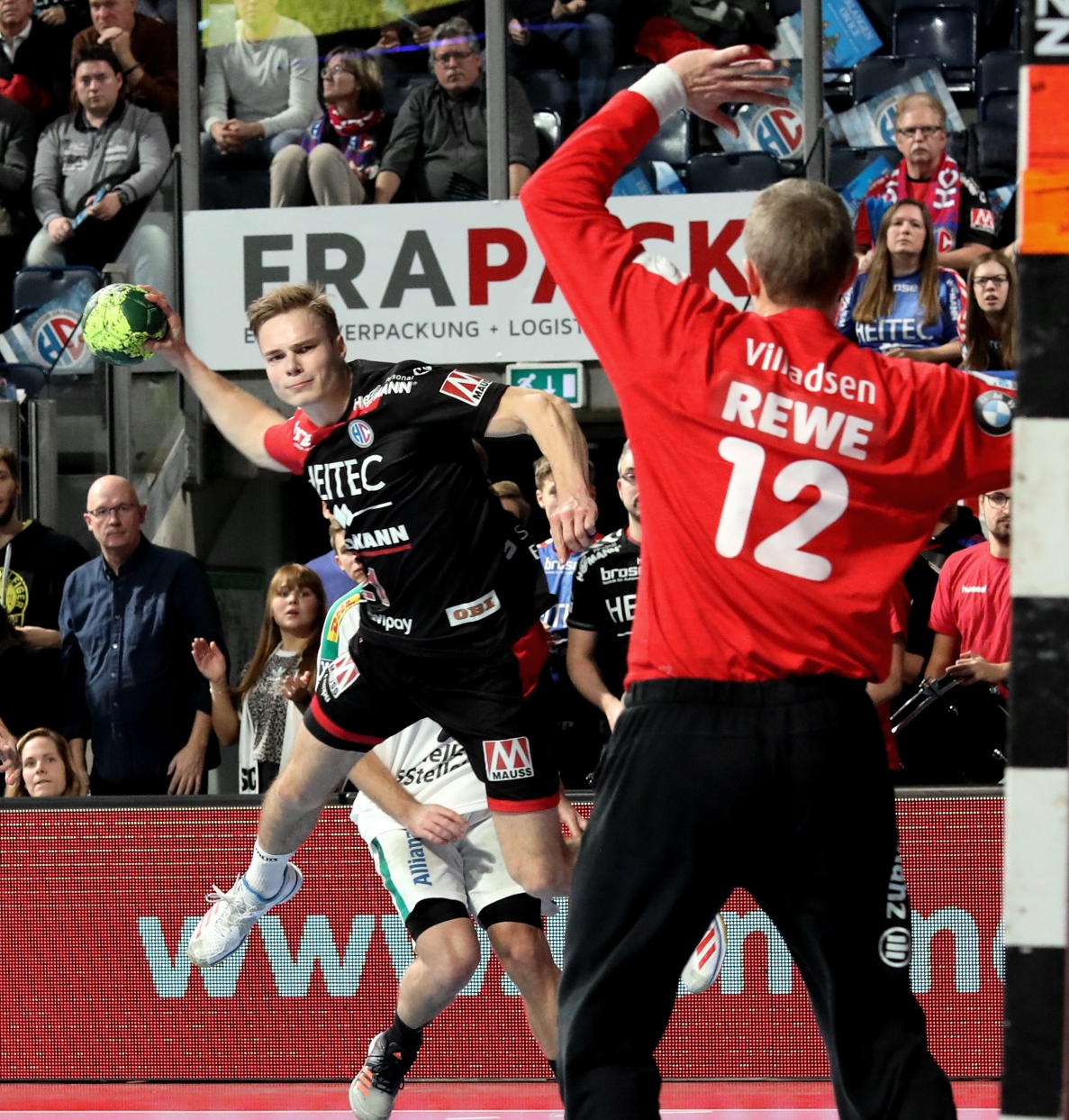 (Foto: HJKrieg, Erlangen): HC Erlangen - Christopher Bissel mit Spielfreude und fünf Treffern dabei (Foto: HJKrieg, Erlangen): HC Erlangen - Christopher Bissel mit Spielfreude und fünf Treffern dabei