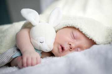 GUTE NACHT-MUSIK SPEZIELLFÜR BABYS UND KLEINKINDER