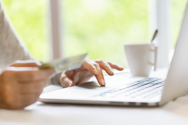 Auch das Endgerät kann sich auf Online-Preise auswirken.Quelle: ERGO Group Auch das Endgerät kann sich auf Online-Preise auswirken.Quelle: ERGO Group