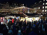 Der Mainzer Weihnachtsmarkt besticht insbesondere durch seine malerische Kulisse in der Altstadt