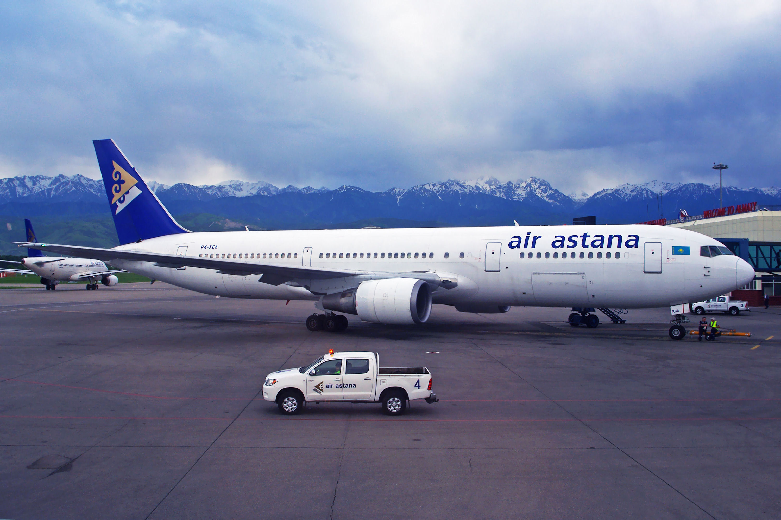 Air Astana am Flughafen von Almaty Air Astana am Flughafen von Almaty