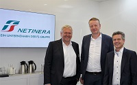 (v.l.: Jost Knebel, NETINERA, Martin Müller-Elschner, IVU, Oliver Grzegorski, IVU, Foto: IVU) (v.l.: Jost Knebel, NETINERA, Martin Müller-Elschner, IVU, Oliver Grzegorski, IVU, Foto: IVU)