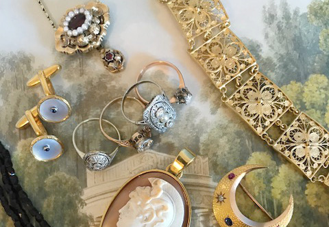 Antikschmuck hat immer Konjunktur – nicht nur als Geschenk zu Weihnachten, Foto Die Halsbandaffaire