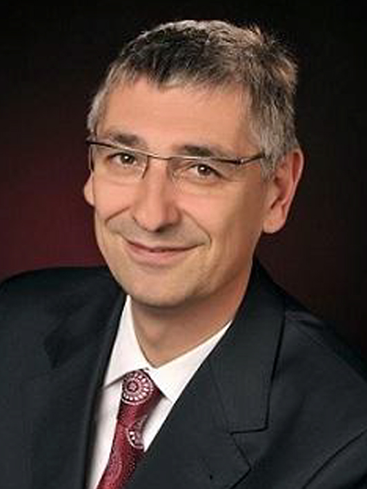 Andreas Dörschell (Bildquelle: FALK GmbH& Co KG) Andreas Dörschell (Bildquelle: FALK GmbH& Co KG)