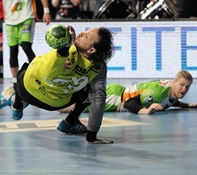(Foto: HJKrieg, Erlangen): HC-Keeper Nikolas Katisgiannis mit einer seiner sensationellen Paraden