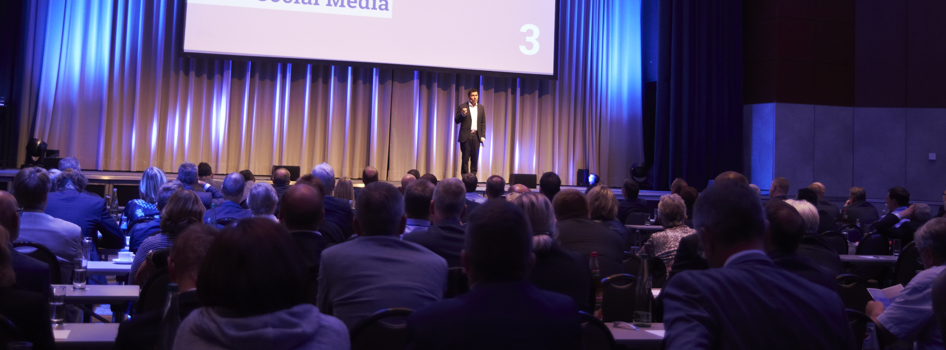 Speaker zur Digitalisierung im Vertrieb Tim Cortinovis Speaker zur Digitalisierung im Vertrieb Tim Cortinovis