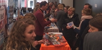Schüleraustausch Stipendien Suche auf der AUF IN DIE WELT-Messe (Foto: Stiftung Völkerverständigung Schüleraustausch Stipendien Suche auf der AUF IN DIE WELT-Messe (Foto: Stiftung Völkerverständigung