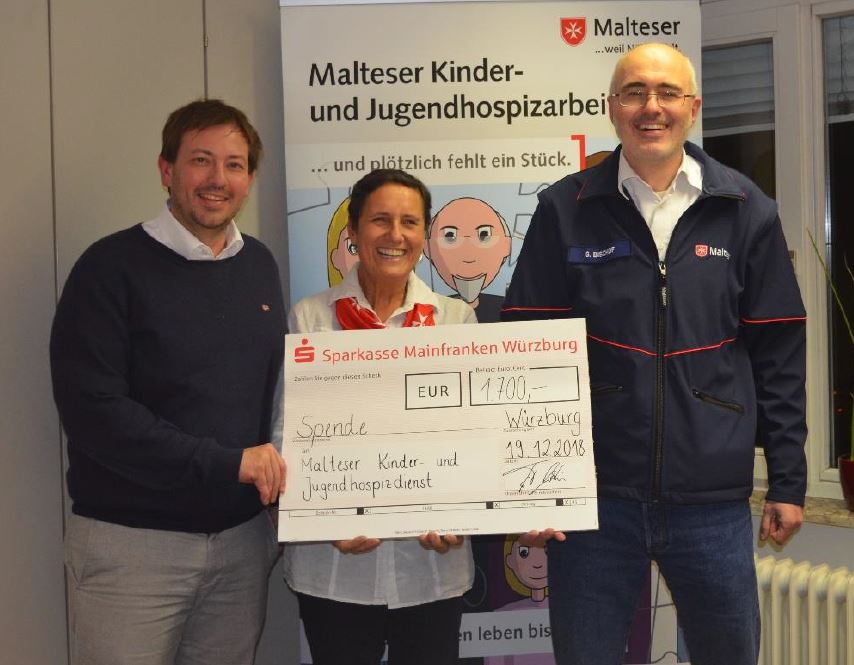 Fink IT Geschäftsführer Christian Fink mit Frau Oehler und Herrn Bischof Fink IT Geschäftsführer Christian Fink mit Frau Oehler und Herrn Bischof