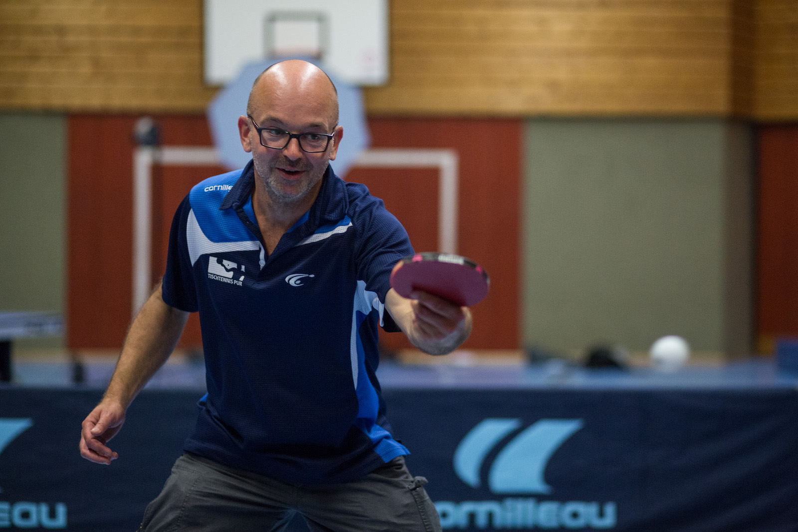 Inhaber und Tischtennis-Fan Markus Thies in Aktion Inhaber und Tischtennis-Fan Markus Thies in Aktion