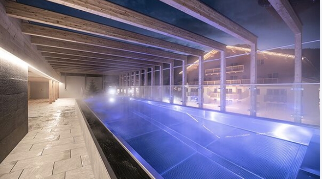 Bikehotel Tauernhof verwöhnt seine Gäste mit einer neuen RelaxArea und einem Rooftop-Pool.