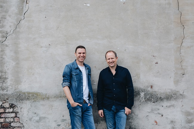 1LIVE-Moderatoren-Duo Michael Imhof und Olli Briesch jetzt als Event-Moderatoren buchbar. 1LIVE-Moderatoren-Duo Michael Imhof und Olli Briesch jetzt als Event-Moderatoren buchbar.