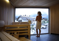 Sauna mit sagenhaften Ausblick auf die Berge (Hotel Gutjahr)