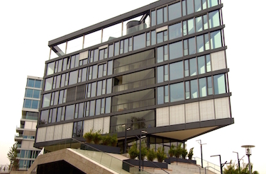Lumon - Balkonverglasung - Parktower Karlsruhe Lumon - Balkonverglasung - Parktower Karlsruhe