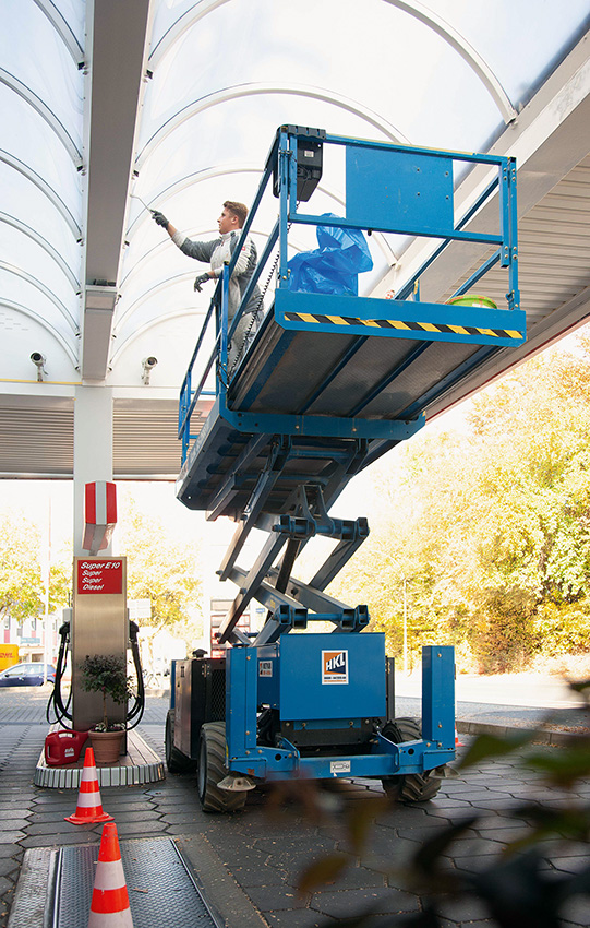 Im Einsatz bei Malerarbeiten: Die GENIE GS-2669 RT von HKL Im Einsatz bei Malerarbeiten: Die GENIE GS-2669 RT von HKL