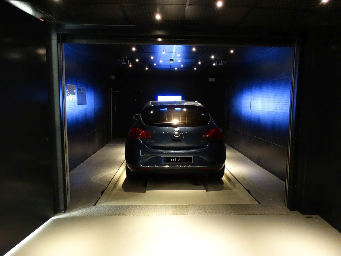 Transferraum eines stolzer Parksystems - vollautomatisch und sicher