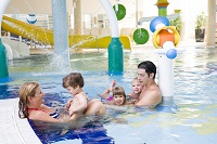 Badespaß mit der Familie (Sárvár Tourist & TDM Nonprofit Kft.) Badespaß mit der Familie (Sárvár Tourist & TDM Nonprofit Kft.)