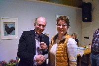 1. Vorsitzender, Frank Nordmann (links), gratuliert Dr. Grit Andersen zur Wahl als Sportwartin 1. Vorsitzender, Frank Nordmann (links), gratuliert Dr. Grit Andersen zur Wahl als Sportwartin