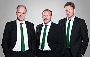 Geschäftsführung IT-HAUS GmbH, v.l.n.r. Dr. Thomas Simon, Ingo Burggraf, Ulrich Simon Geschäftsführung IT-HAUS GmbH, v.l.n.r. Dr. Thomas Simon, Ingo Burggraf, Ulrich Simon