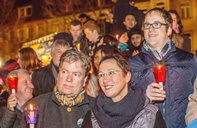 (Foto: A. Seebeck, Erlangen) - Erlangen: Großer Kerzenmarsch zum Schlossplatz mit Kundgebung (Foto: A. Seebeck, Erlangen) - Erlangen: Großer Kerzenmarsch zum Schlossplatz mit Kundgebung