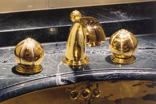 Waschbeckenarmatur Solitaire Gold mit Brillanten Waschbeckenarmatur Solitaire Gold mit Brillanten