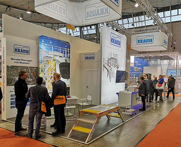 Besucher& Mitarbeiter auf dem KRAUSE-Messestand der LogiMAT