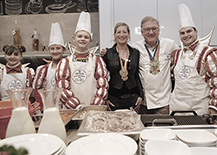 Prinz Kevin I. (r.) kam mit seinem närrischen Gefolge zur FSGG. © Holger Bernert Prinz Kevin I. (r.) kam mit seinem närrischen Gefolge zur FSGG. © Holger Bernert
