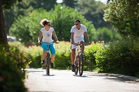 Pärchen beim Radfahren in Funtana  (c) Igor Zirojević (Funtana)_klein