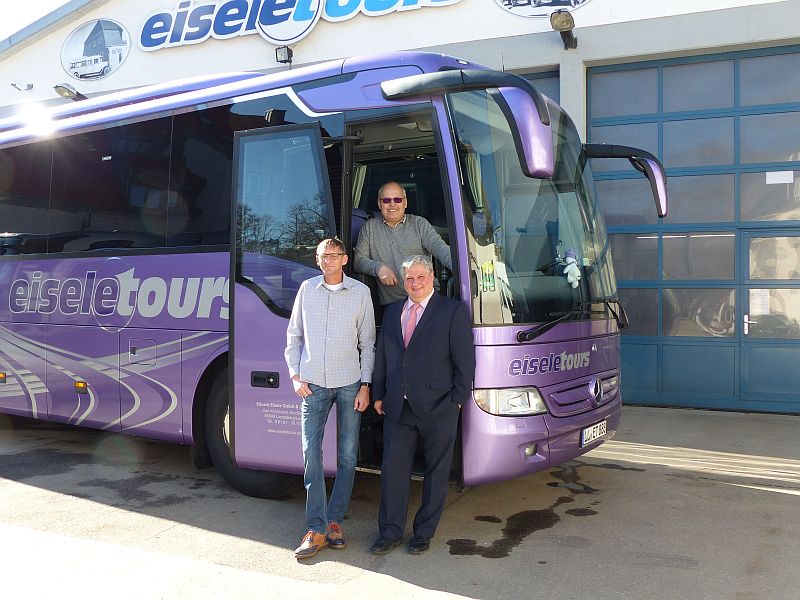 Die Eisele-Geschäftsführer Thomas (l.) und Christoph Eisele mit Thomas Planer  