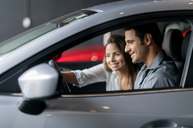Vor dem Autokauf kann eine Probefahrt dabei helfen, eventuelle Schäden zu erkennen. (Bildquelle: ERG Vor dem Autokauf kann eine Probefahrt dabei helfen, eventuelle Schäden zu erkennen. (Bildquelle: ERG