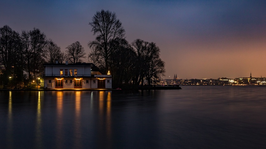 Uhlenhorst liegt unmittelbar an der Hamburger Außenalster Uhlenhorst liegt unmittelbar an der Hamburger Außenalster