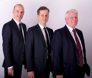 Klaus-Rüdiger Bischoff, Marc Deisenhofer, Gerd Deisenhofer starten mit der neuen PRÄG Komfortbau.