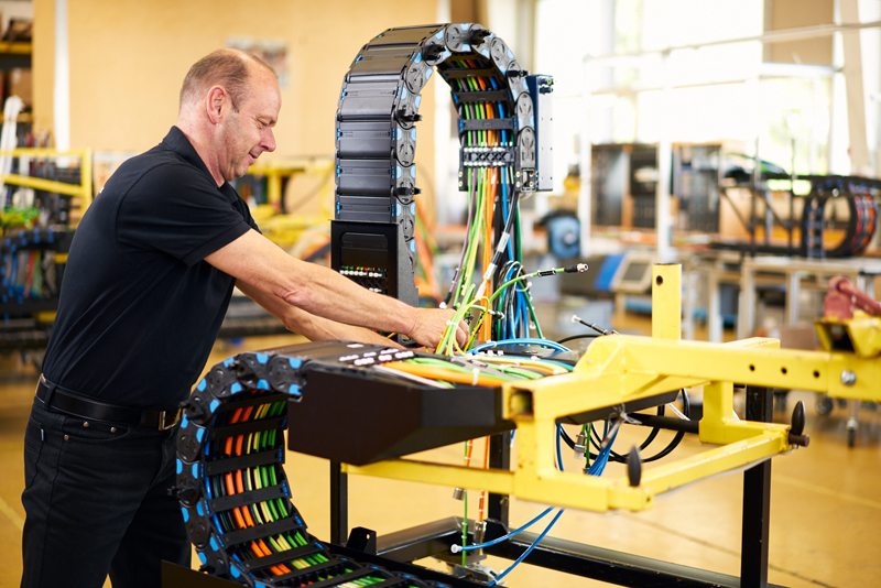 Die LQ Group ist im TRUMPF-Produktionsverband einer der größten Lieferanten, u.a. für Energieketten.