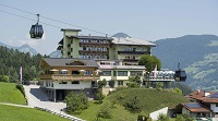 Hotelanlage im sommerlichem Bergpanorama (Hotel Waldfriede) Hotelanlage im sommerlichem Bergpanorama (Hotel Waldfriede)