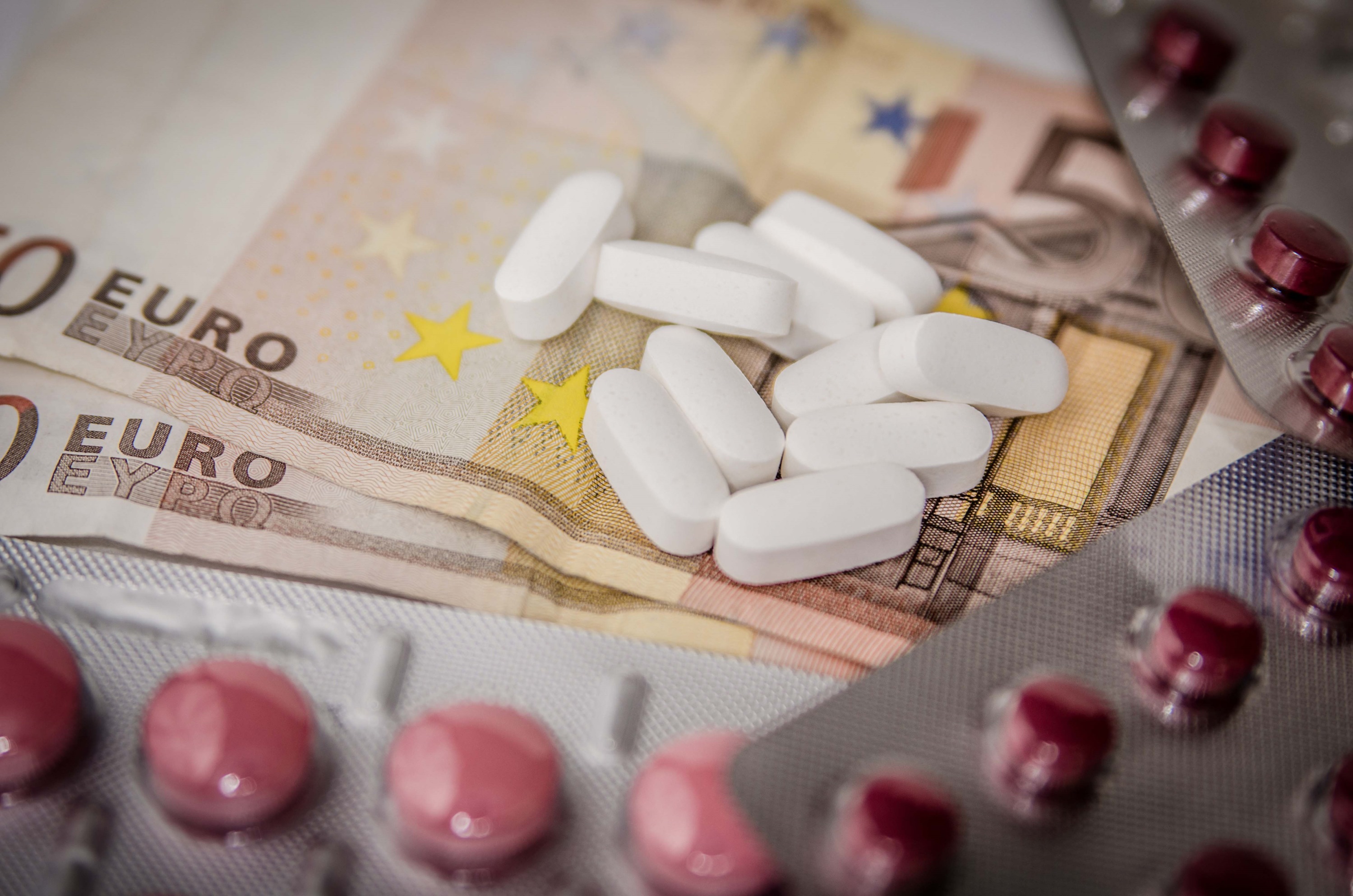 Medikamente sind oft teuer?und nicht immer zahlt die Krankenkasse. (Bildquelle: Pixabay/Michal Jarmo Medikamente sind oft teuer?und nicht immer zahlt die Krankenkasse. (Bildquelle: Pixabay/Michal Jarmo
