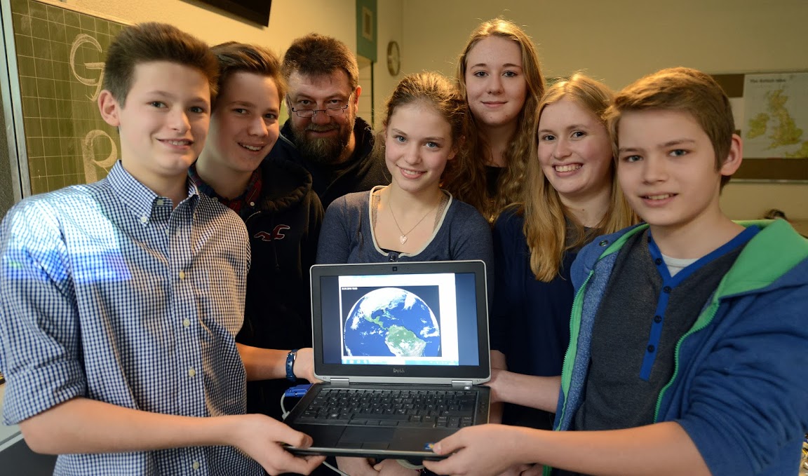 Schüler*innen bei den"Lightcycle Rohstoffwochen" (c)iibk Schüler*innen bei den"Lightcycle Rohstoffwochen" (c)iibk