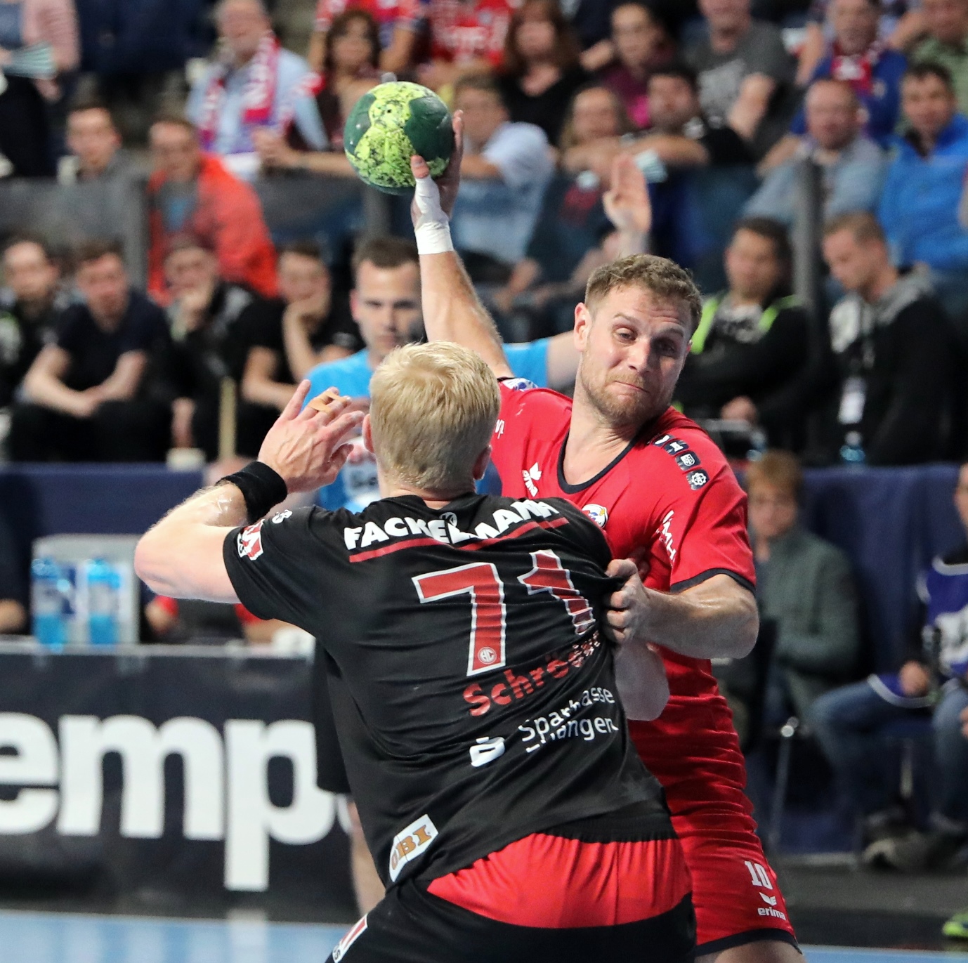 (Jocki_Foto, Erlangen) - HC Erlangen - Andy Schröder (#71): starkes Spiel, auch gegen Michael Kraus