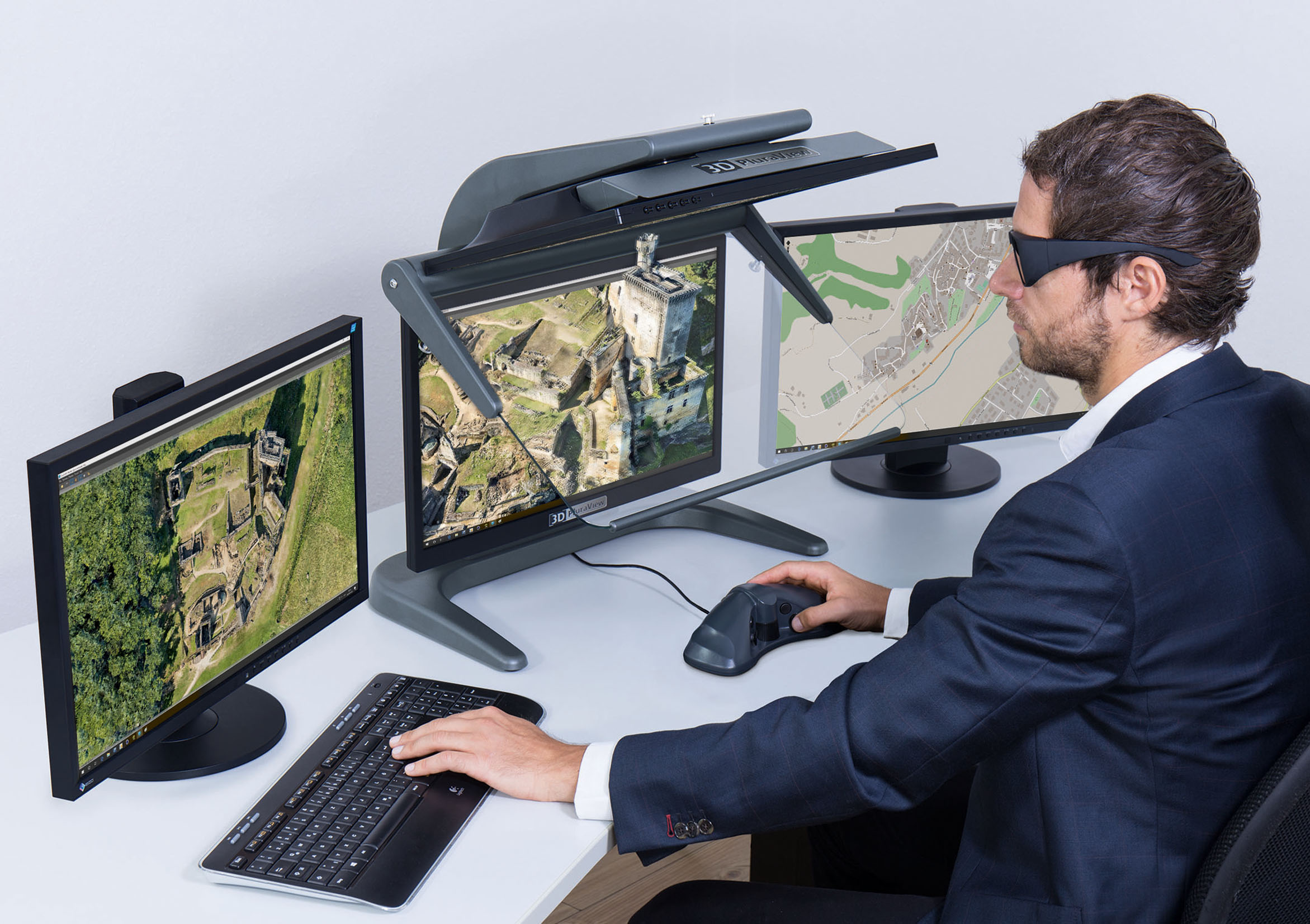 Passive 3D-Stereo Monitor 3D PluraView verfügtüber einen extrem weiten Betrachtungswinkel Passive 3D-Stereo Monitor 3D PluraView verfügtüber einen extrem weiten Betrachtungswinkel