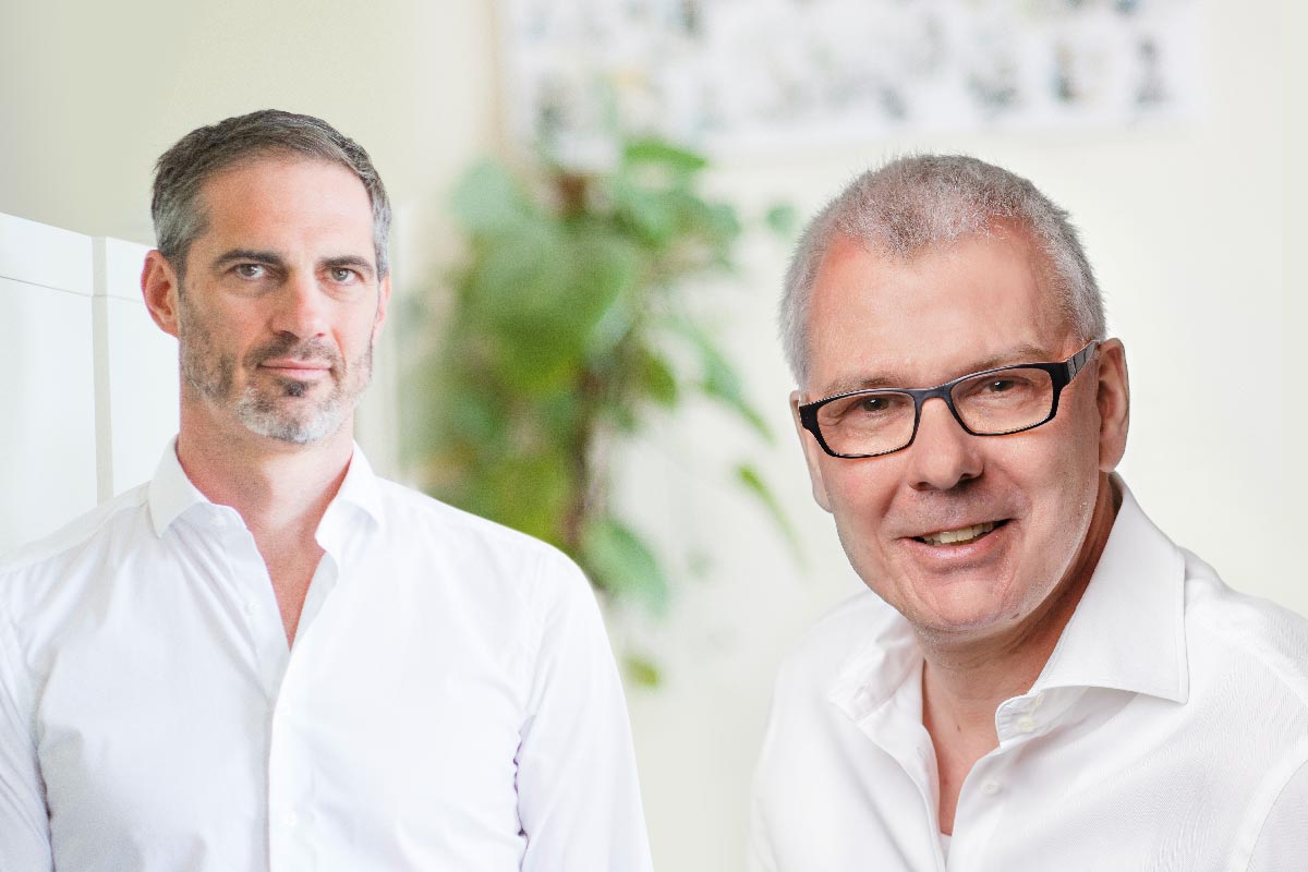 André Roitzsch (l.) und Wolfgang Wichert haben die Kooperation besiegelt