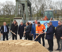 Spatenstich:Umweltminister Olaf Lies, Landrat Kai-Uwe Bielefeld und NLWKN-Direktorin Anne Rickmeyer 