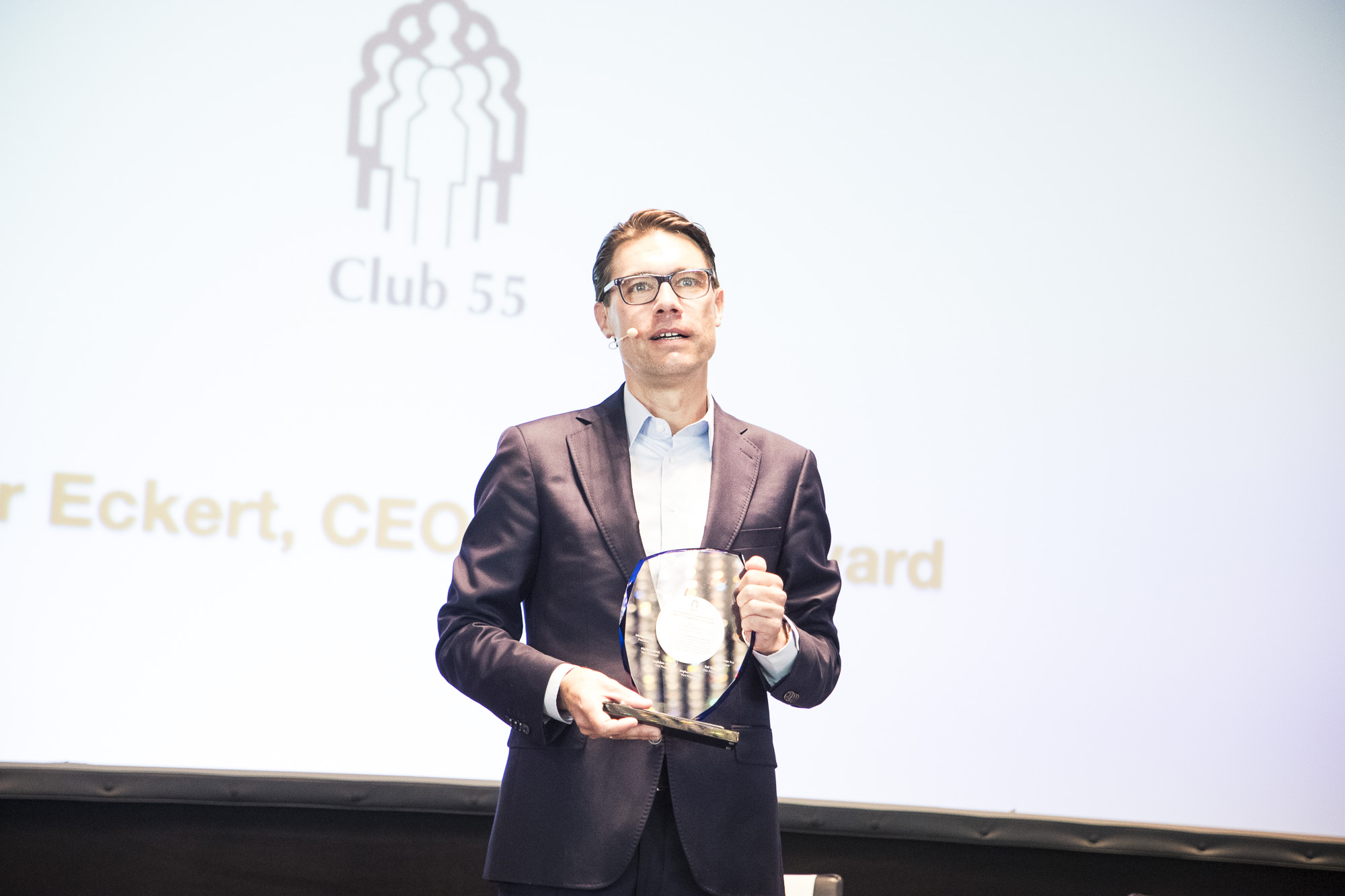 Den Preis erhält Oliver Eckert für sein vorbildliches Engagement im Journalismus. Den Preis erhält Oliver Eckert für sein vorbildliches Engagement im Journalismus.