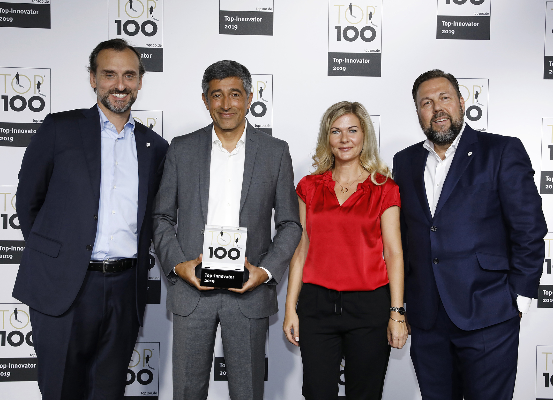 Unser Bild zeigt v.l.n.r. Firmeninhaber Alessandro Nespoli, TOP 100-Mentor Ranga Yogeshwar, Marketin