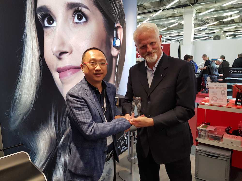 Der bayerische Kopfhörerhersteller verleiht den"Distributor Of The Year" Award